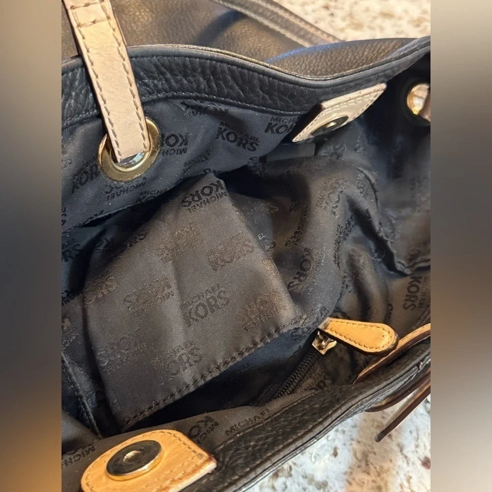 Michael Kors Elegant Black Leather‎ Tote Bag